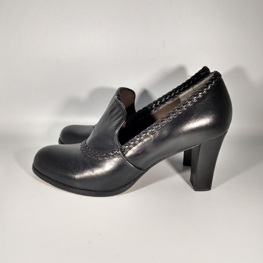 Umberto Raffini black leather heels size 39